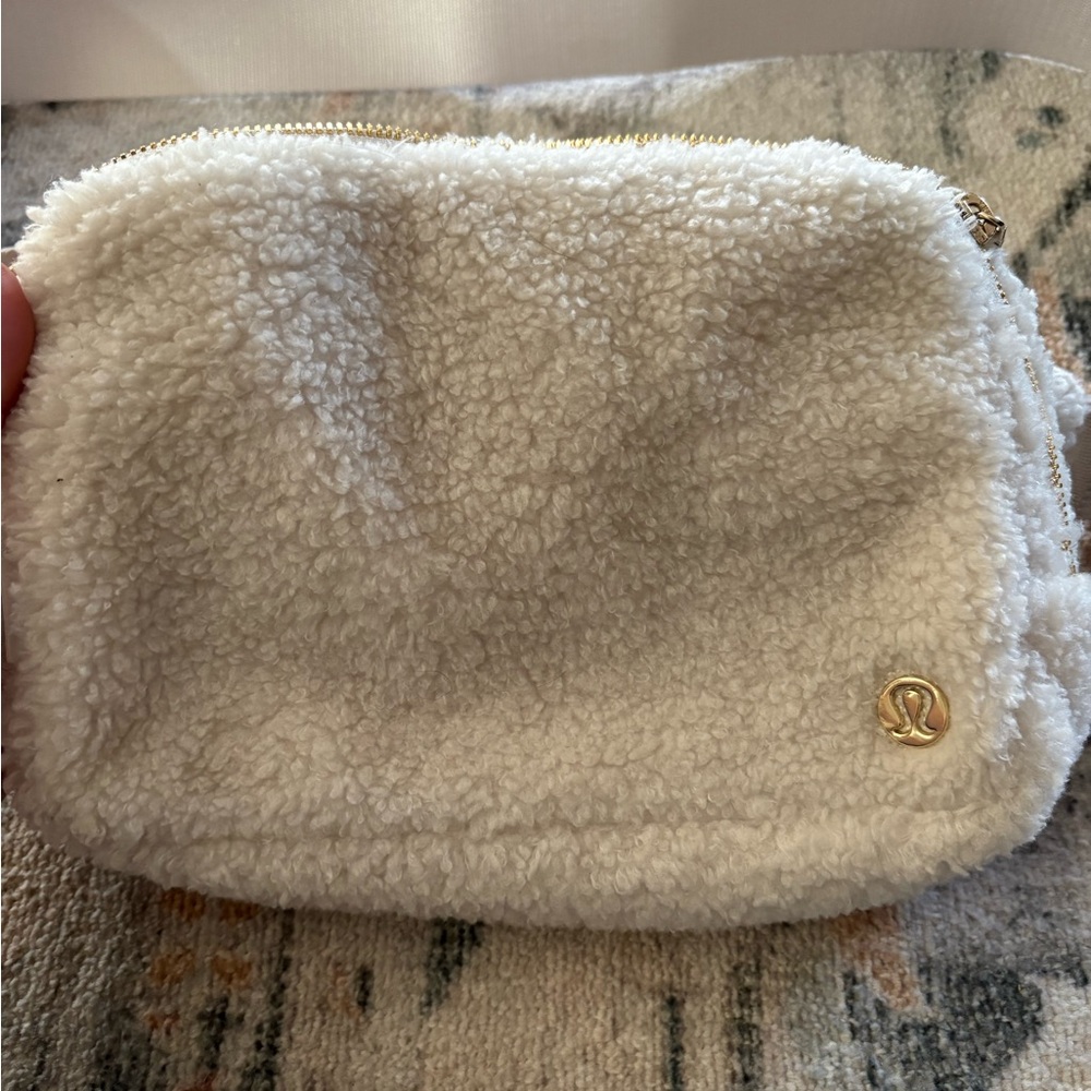 lululemon athletica Cream Sherpa Bag